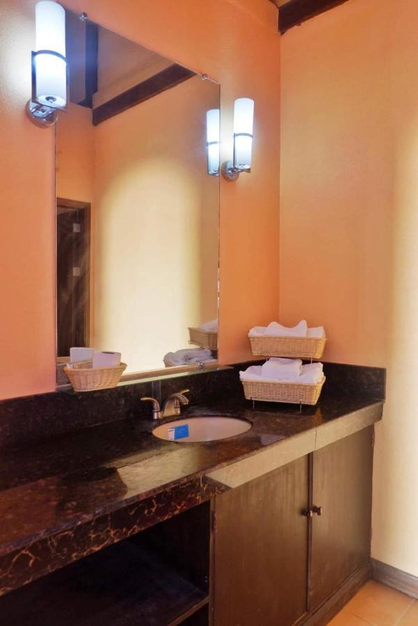 ממבג'או Puesta Del Sol Beach Bungalows And Restobar מראה חיצוני תמונה